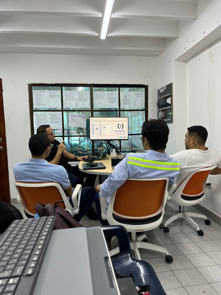 Capacitación Phoenix Contact: ciberseguridad IEC 62443